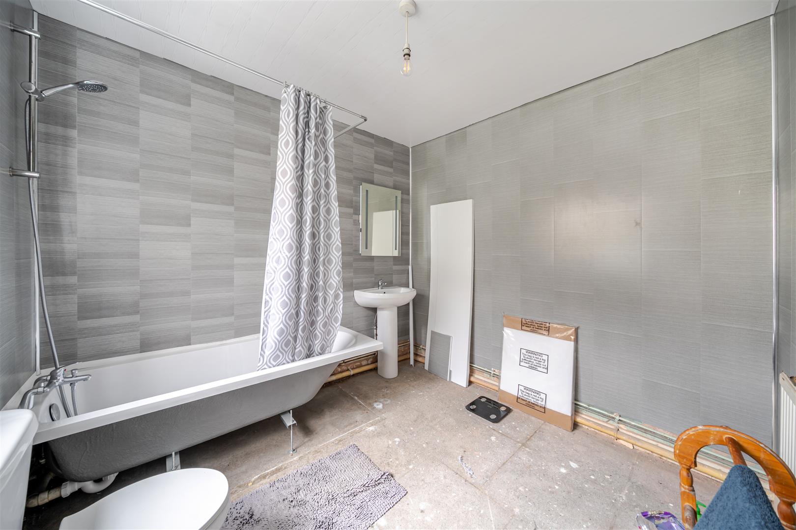 Cecil Street, Manselton, Swansea, SA5 8QW